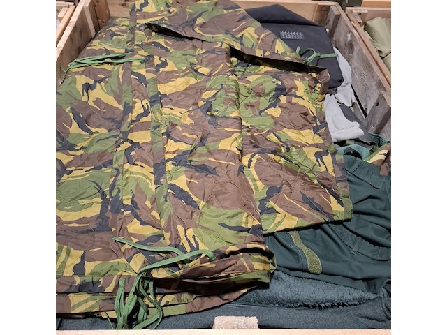 Persoonlijke uitrusting en kleding defensie - afbeelding 31 van  31