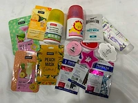 Persoonlijke verzorgingsproducten (4850x) - afbeelding 1 van  17