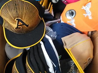 Petten / snapback petten - circa 30 stuks - afbeelding 1 van  3