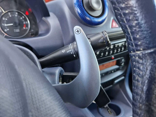 Peugeot - 1007 - 1.6-16v gentry - 2005 - 18-rp-ks - afbeelding 9 van  26