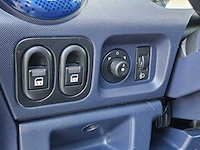Peugeot - 1007 - 1.6-16v gentry - 2005 - 18-rp-ks - afbeelding 11 van  26