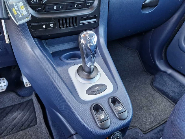 Peugeot - 1007 - 1.6-16v gentry - 2005 - 18-rp-ks - afbeelding 14 van  26