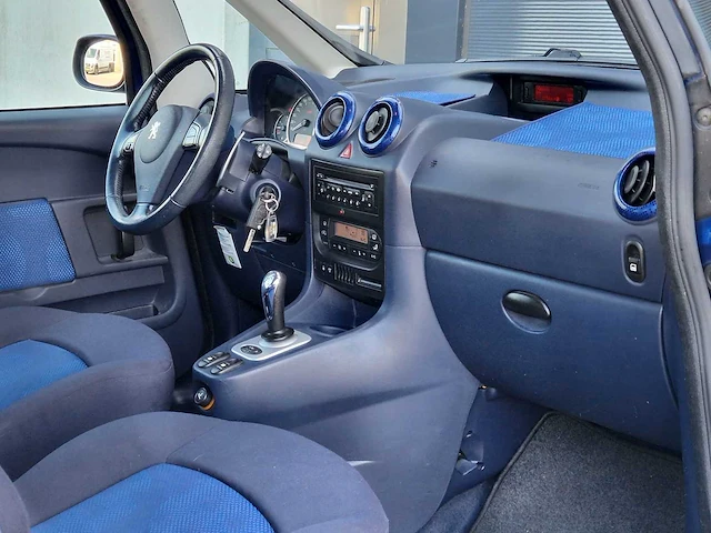 Peugeot - 1007 - 1.6-16v gentry - 2005 - 18-rp-ks - afbeelding 17 van  26