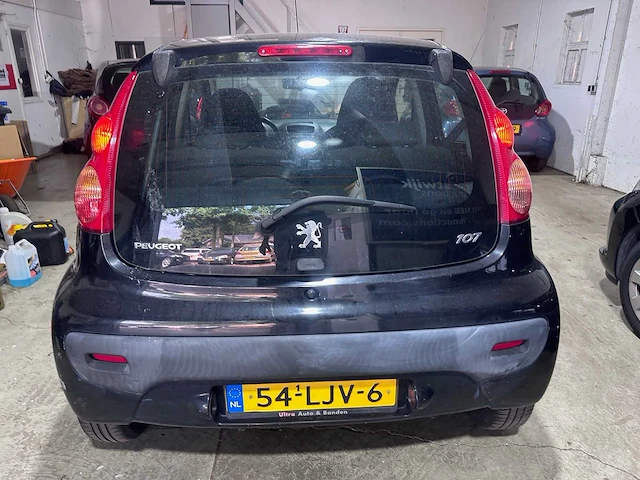 Peugeot - 107 - 1.0-12v sublime - 54-ljv-6 - afbeelding 7 van  13