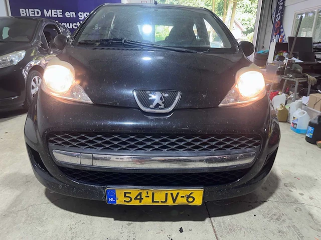 Peugeot - 107 - 1.0-12v sublime - 54-ljv-6 - afbeelding 10 van  13