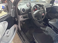 Peugeot - 107 - 1.0-12v sublime - 54-ljv-6 - afbeelding 11 van  13