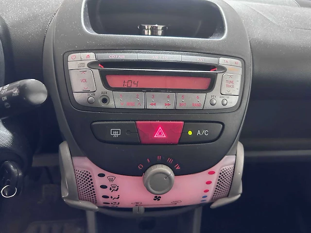 Peugeot - 107 - 1.0-12v sublime - 54-ljv-6 - afbeelding 13 van  13