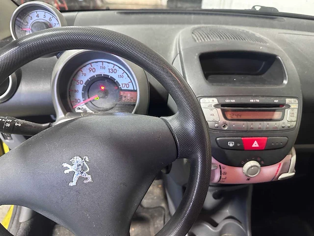 Peugeot - 107 - 1.0-12v xr - 78-tg-bf - afbeelding 2 van  16