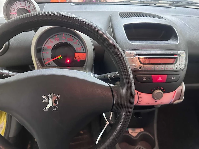Peugeot - 107 - 1.0-12v xr - pv-583-v - afbeelding 2 van  18