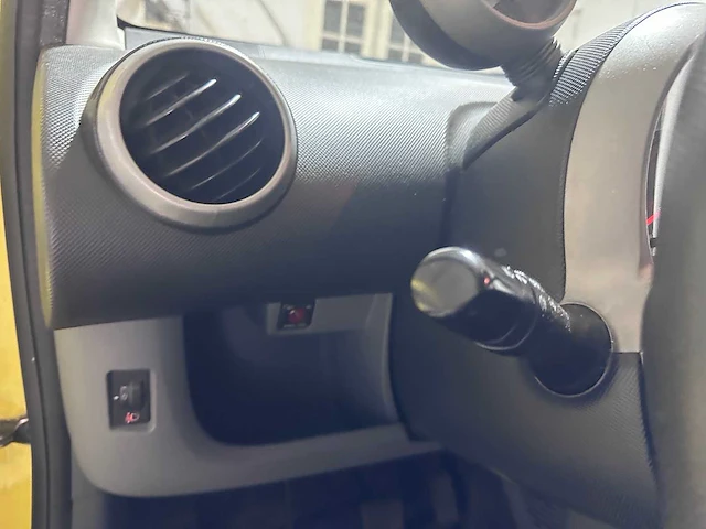 Peugeot - 107 - 1.0-12v xr - pv-583-v - afbeelding 5 van  18