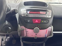 Peugeot - 107 - 1.0-12v xs - 11-xv-zt - afbeelding 4 van  16