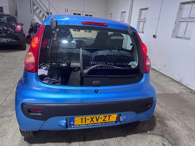 Peugeot - 107 - 1.0-12v xs - 11-xv-zt - afbeelding 11 van  16