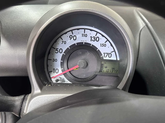 Peugeot - 107 - 1.0 access accent - 5-krj-02 - afbeelding 2 van  16