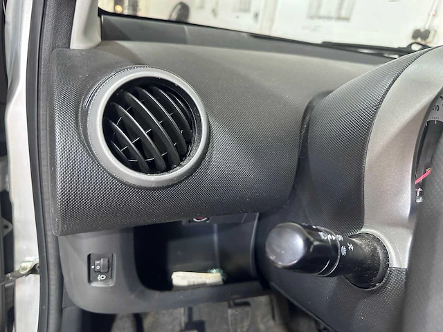Peugeot - 107 - 1.0 access accent - 5-krj-02 - afbeelding 3 van  16
