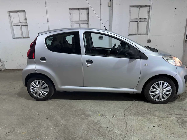 Peugeot - 107 - 1.0 access accent - 5-krj-02 - afbeelding 13 van  16