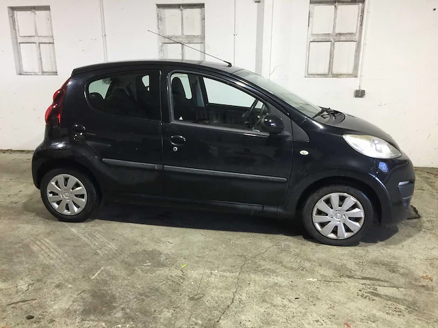 Peugeot - 107 - 1.0 active - 93-zkh-6 - afbeelding 18 van  21