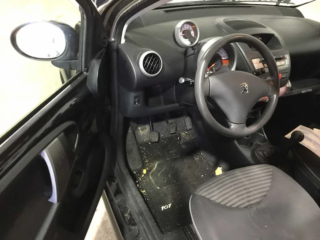 Peugeot - 107 - 1.0 active - 93-zkh-6 - afbeelding 21 van  21
