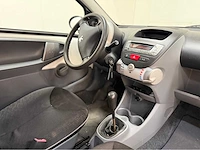 Peugeot - 107 - personenauto - 2010 - afbeelding 3 van  26