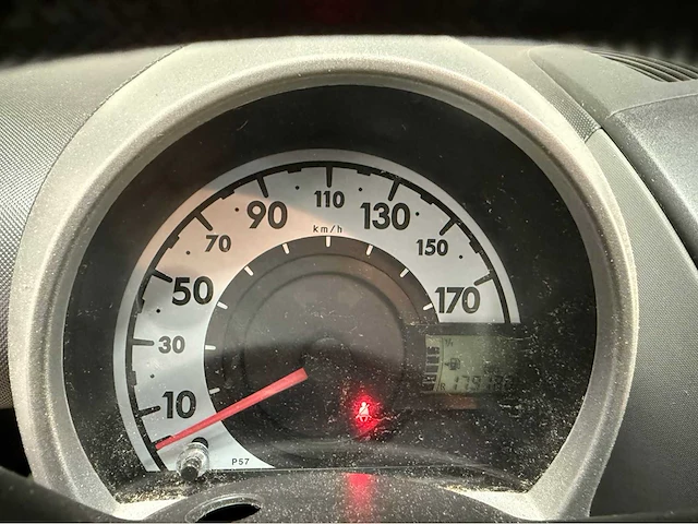 Peugeot - 107 - personenauto - 2010 - afbeelding 8 van  26