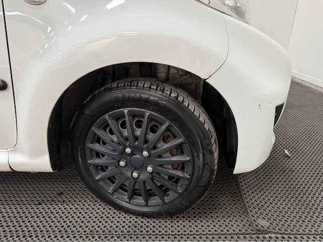 Peugeot - 107 - personenauto - 2010 - afbeelding 9 van  26