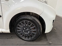 Peugeot - 107 - personenauto - 2010 - afbeelding 9 van  26