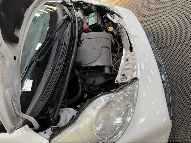 Peugeot - 107 - personenauto - 2010 - afbeelding 11 van  26