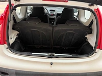 Peugeot - 107 - personenauto - 2010 - afbeelding 17 van  26