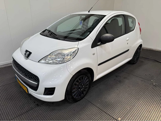 Peugeot - 107 - personenauto - 2010 - afbeelding 12 van  26