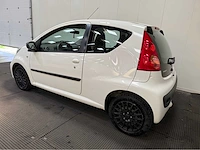 Peugeot - 107 - personenauto - 2010 - afbeelding 21 van  26
