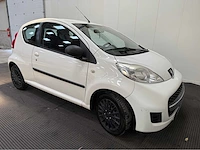 Peugeot - 107 - personenauto - 2010 - afbeelding 23 van  26