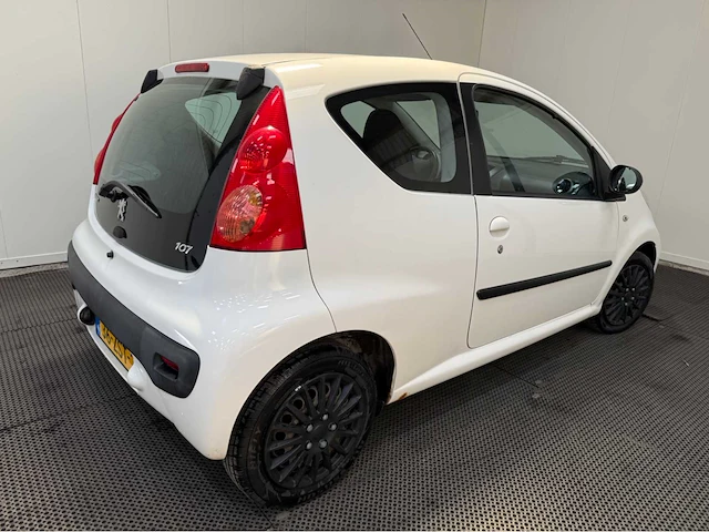 Peugeot - 107 - personenauto - 2010 - afbeelding 25 van  26