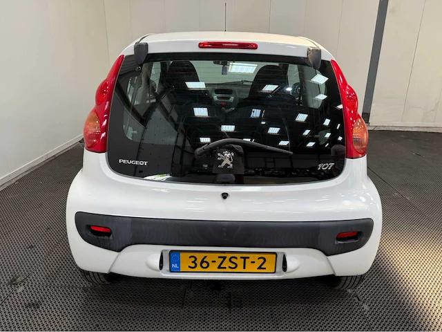 Peugeot - 107 - personenauto - 2010 - afbeelding 26 van  26
