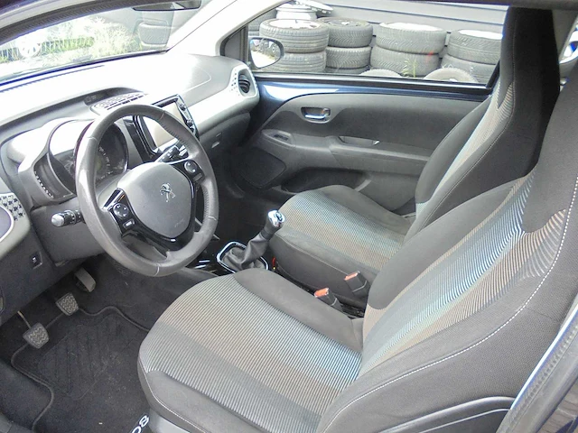 Peugeot - 108 cabrio - 1.2 puretech allure -z-777-kx - 2015 - afbeelding 13 van  17