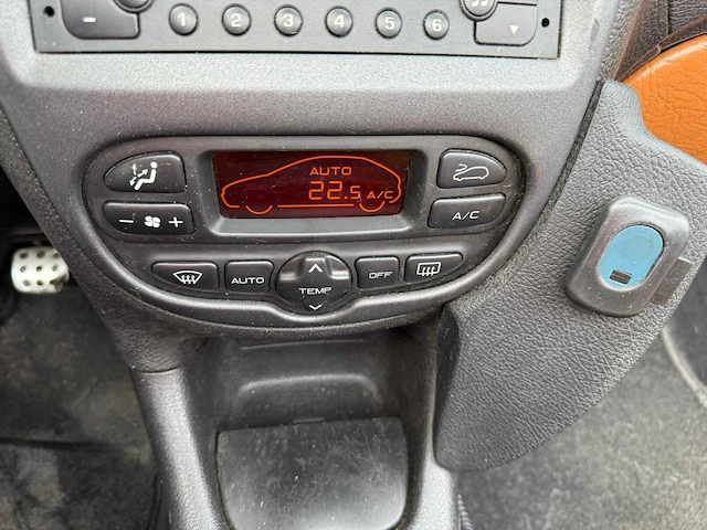 Peugeot - 2003 - 206 cc - 1.6-16v roland g. - 23-lh-jd - afbeelding 4 van  13