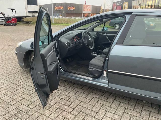 Peugeot - 2005 - 407 - 2.0 hdif xr pack - personenauto - afbeelding 11 van  31