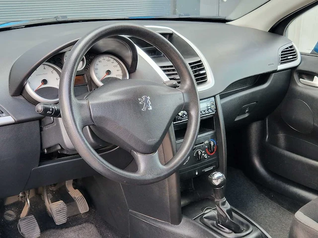 Peugeot - 2006 - 207 - 1.4-16v x-line - 24-tb-bn - afbeelding 3 van  19
