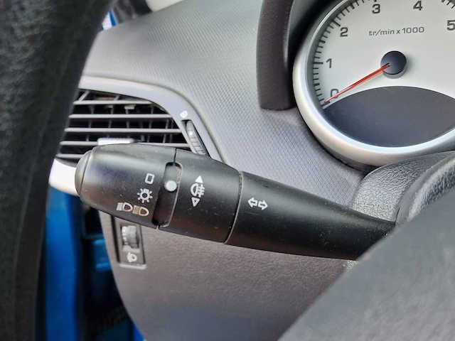 Peugeot - 2006 - 207 - 1.4-16v x-line - 24-tb-bn - afbeelding 7 van  19