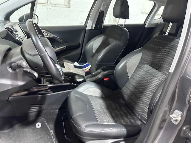 Peugeot - 2008 - 1.2 puretech allure - nr-277-s - afbeelding 6 van  20