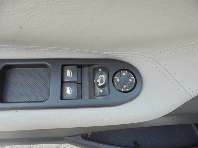 Peugeot - 2008 - 207 cc - 1.6 vti - nx-528-r - afbeelding 13 van  15