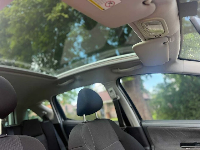 Peugeot - 2008 - 207 sw - 1.4 vti xs - 27-zj-bz - afbeelding 2 van  12