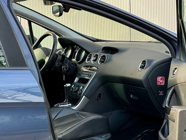 Peugeot - 2008 - 308 sw - 1.6 xt - automaat - leder - nap - afbeelding 12 van  14