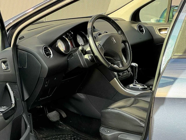 Peugeot - 2008 - 308 sw - 1.6 xt - automaat - leder - nap - afbeelding 8 van  14