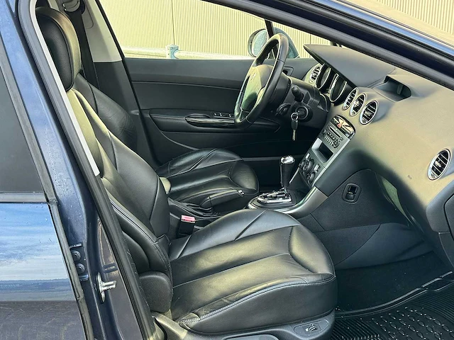Peugeot - 2008 - 308 sw - 1.6 xt - automaat - leder - nap - afbeelding 5 van  14