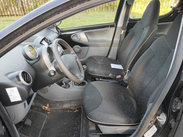 Peugeot - 2011 - 107 - 1.0-12v xs - 53-skh-4 - afbeelding 2 van  16