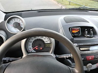 Peugeot - 2011 - 107 - 1.0-12v xs - 53-skh-4 - afbeelding 13 van  16