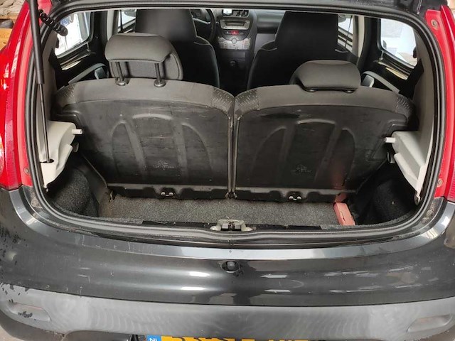 Peugeot - 2011 - 107 - 1.0-12v xs - 53-skh-4 - afbeelding 14 van  16
