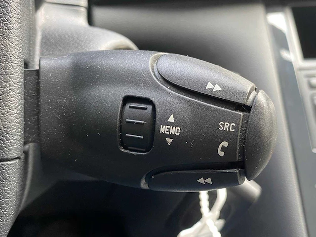 Peugeot - 2012 - 3008 - 1.6 vti style - kr-925-n - afbeelding 2 van  29