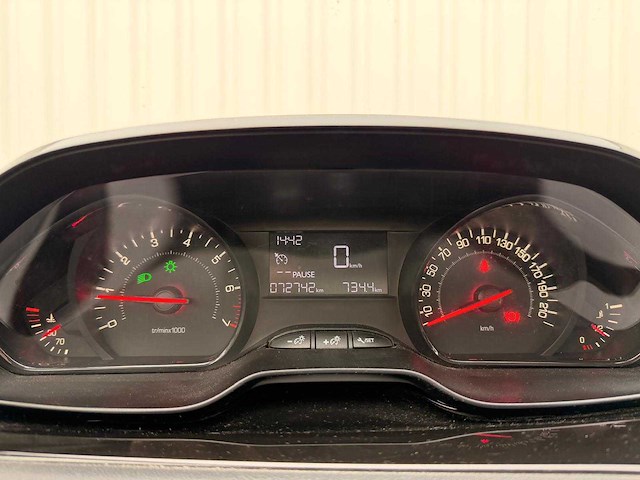 Peugeot - 2014 - 208 - 1.0 vti like - 73000 km - 4-xrr-92 - afbeelding 2 van  18