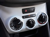 Peugeot - 2014 - 208 - 1.0 vti like - 73000 km - 4-xrr-92 - afbeelding 3 van  18
