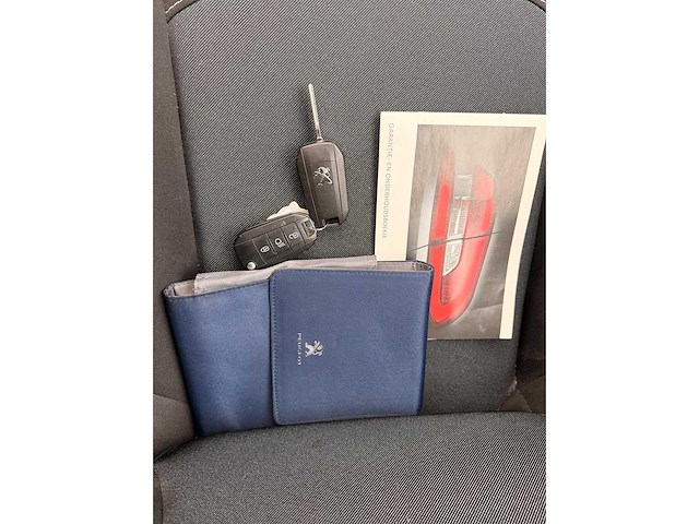 Peugeot - 2014 - 208 - 1.0 vti like - 73000 km - 4-xrr-92 - afbeelding 5 van  18